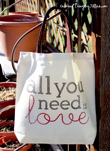 Printed Canvas Tote with Free Printable Stencil from @733blog