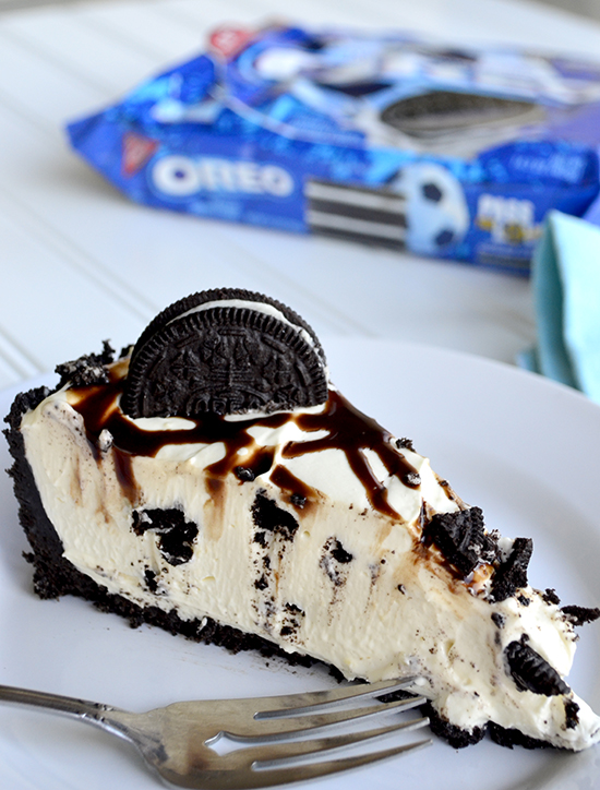 Enjoy a slice of this NO BAKE Icebox Oreo Cheesecake!