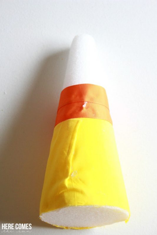 Create this cute fabric #candycorn for your holiday decor! Easy tutorial!
