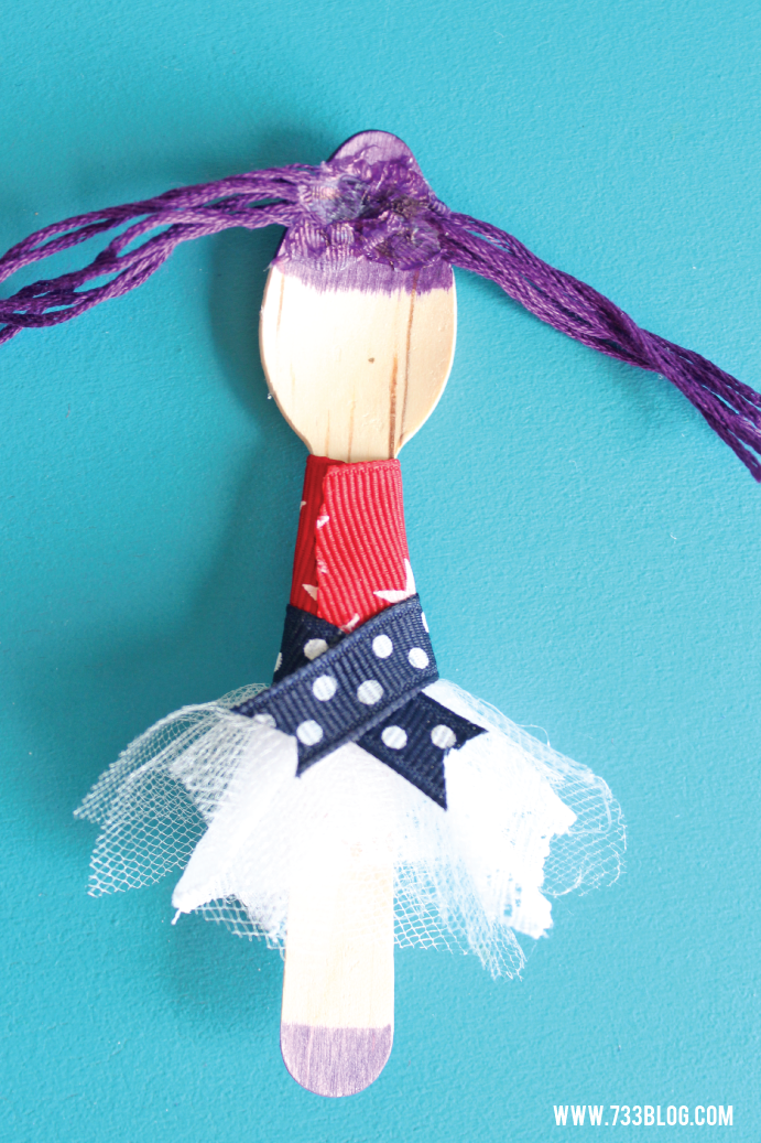 Easy DIY Patriotic Wooden Spoon Doll Tutorial will become a favorite toy for little girls!