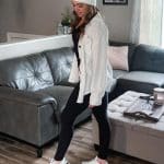 Simple Black and White Winter Outfit for Women